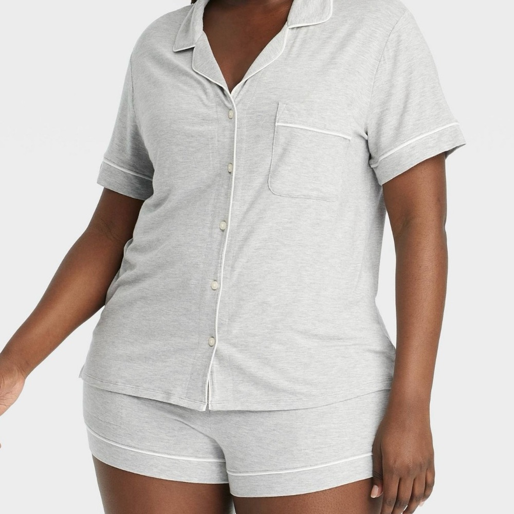 NWT Auden Heather Gray loud Knit Modal Short Sleeve Notch Collar Top and Shorts - Picture 3 of 9